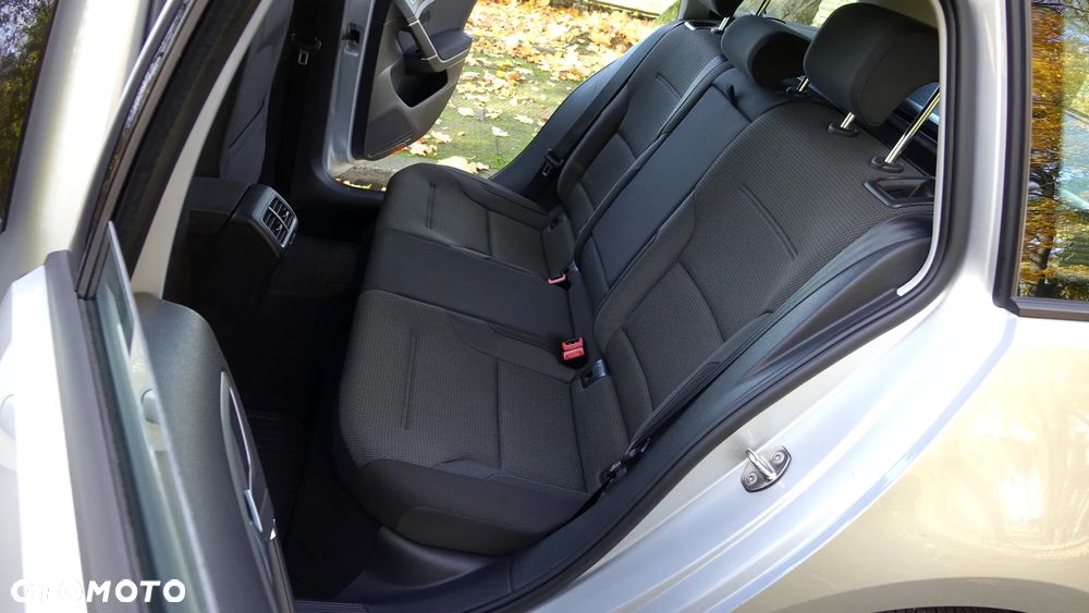 Volkswagen Golf 1.6 BlueTDI DSG Comfortline - 8