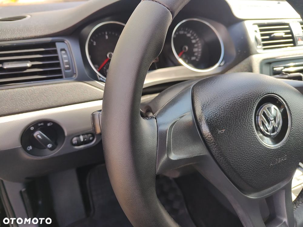 Volkswagen Jetta 2.0 TDI DPF BMT Trendline - 15