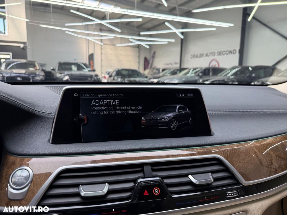 BMW Seria 7 740e iPerformance - 22