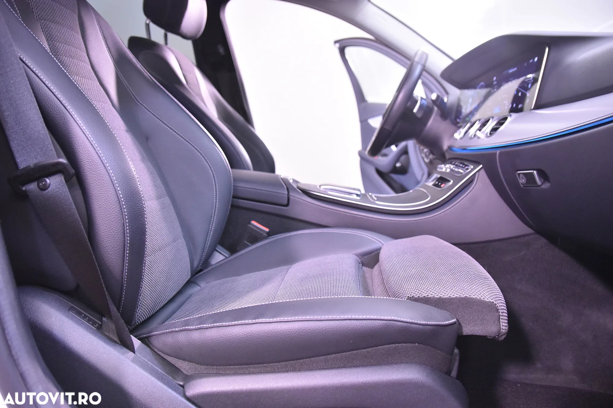 Mercedes-Benz E 300 Hybrid de T-Modell Aut. - 11