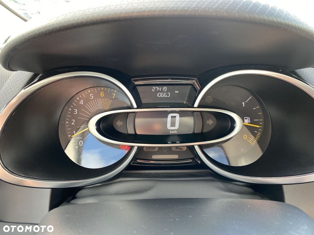 Renault Clio - 22