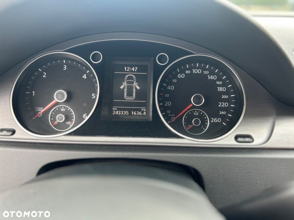 Volkswagen Passat Variant 2.0 TDI BlueMotion Technology Comfortline - 11