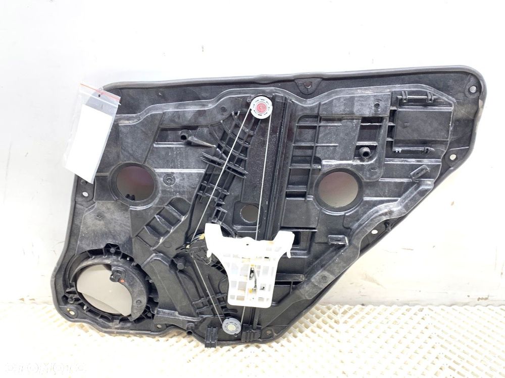 PODNOŚNIK SZYBY LEWY TYŁ  HYUNDAI ELANTRA VII sedan (CN7) 2020 - 2022 1.6 90 kW [123 KM] benzyna - 2