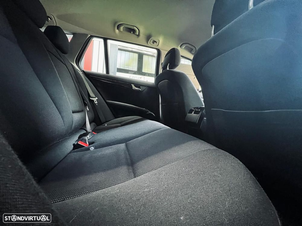 Mercedes-Benz C 220 CDi Avantgarde BlueEfficiency - 37