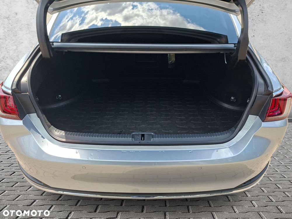 Lexus ES 300h Prestige - 23