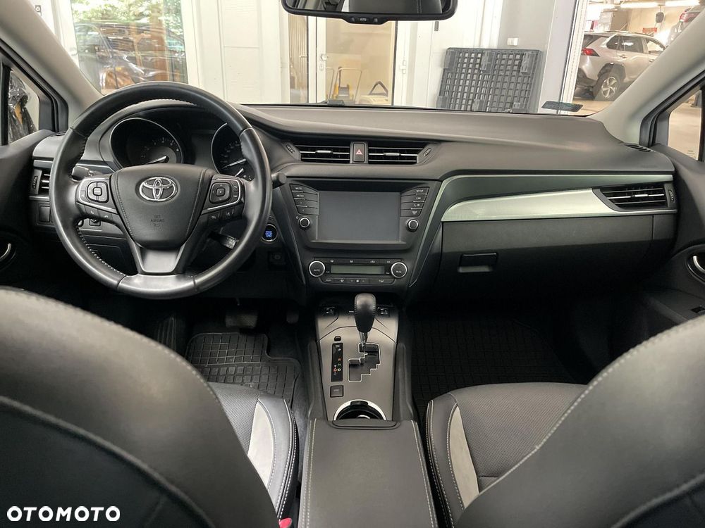 Toyota Avensis - 10