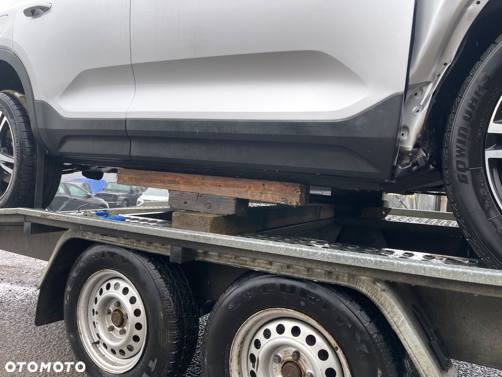 Volvo XC 40 D4 AWD Geartronic R-Design - 26