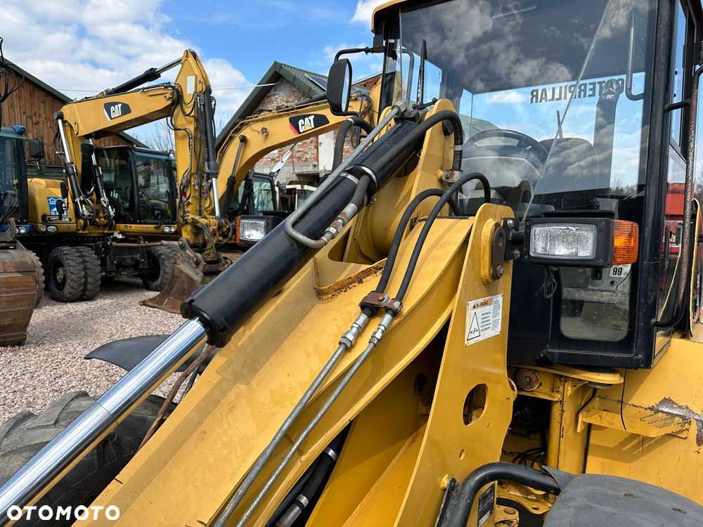 Caterpillar CAT 908 - 16