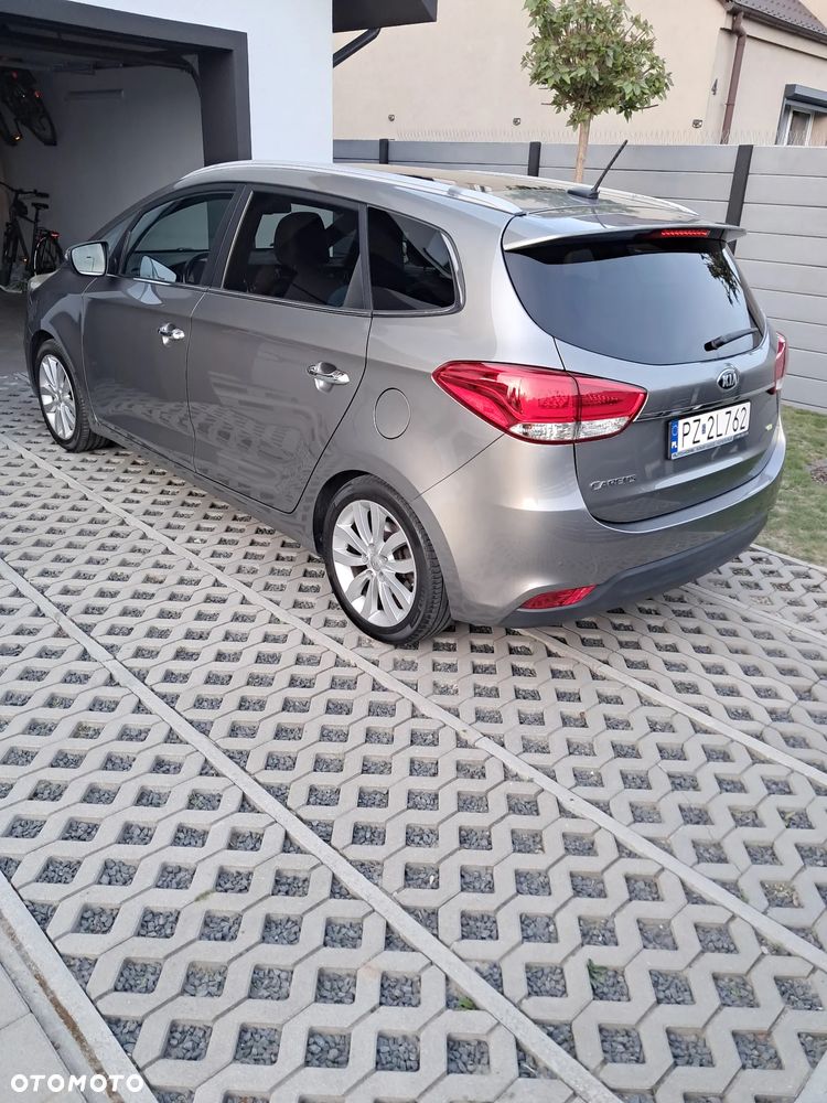 Kia Carens 1.7 CRDi XL 7os - 17