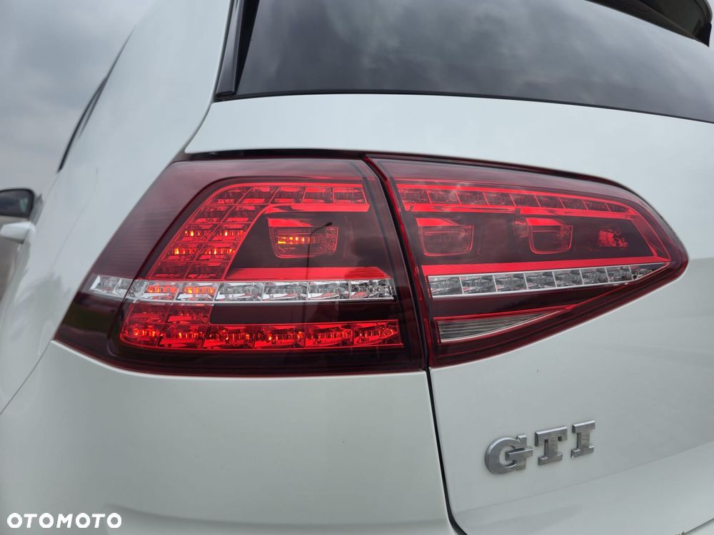 Volkswagen Golf GTI Performance BlueMotion Technology DSG - 10