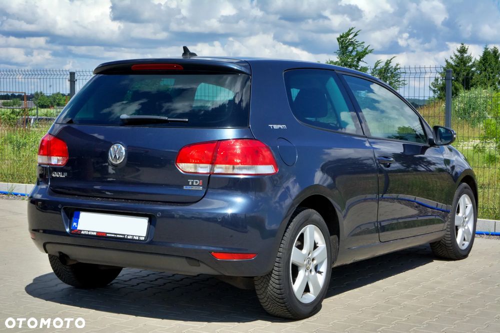 Volkswagen Golf - 6