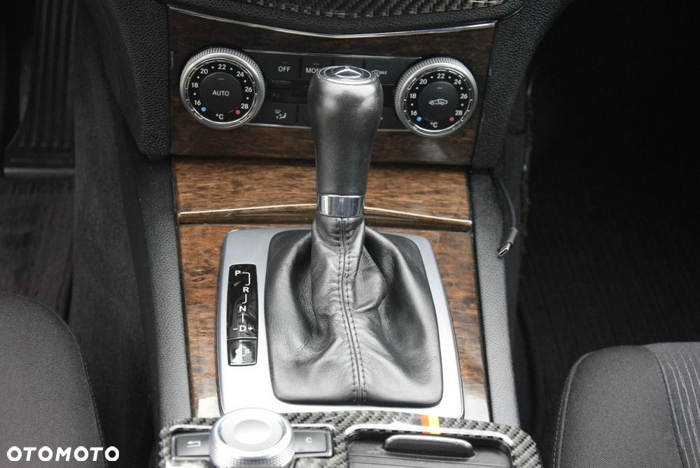 Mercedes-Benz Klasa C - 32