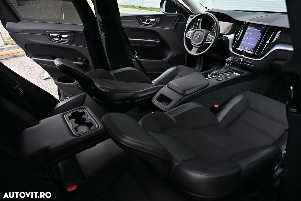 Volvo XC 60 D4 AWD Geartronic Momentum - 8