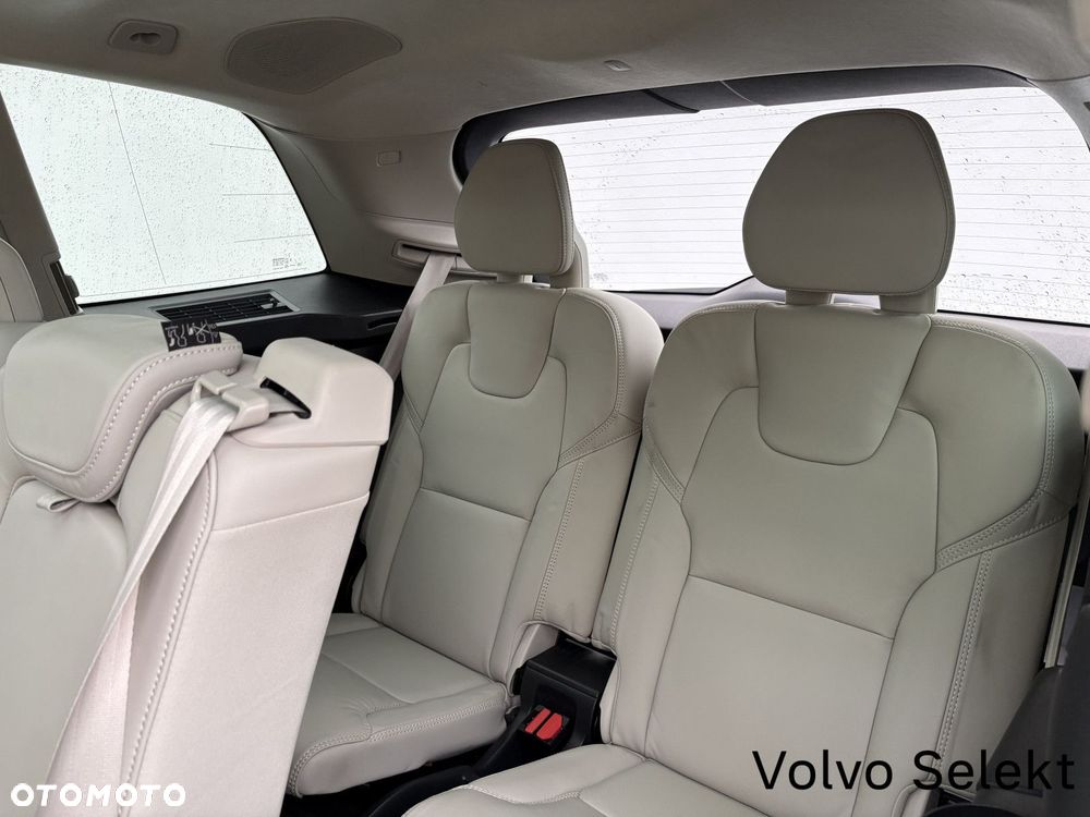 Volvo XC 90 - 25