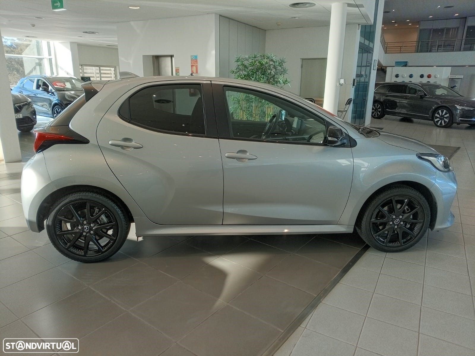 Mazda 2 1.5 L Hybrid VVT-i Agile - 10
