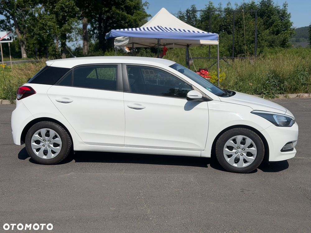 Hyundai i20 blue 1.2 Classic - 10