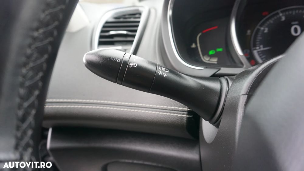 Renault Grand Scenic ENERGY TCe 130 BOSE EDITION - 23