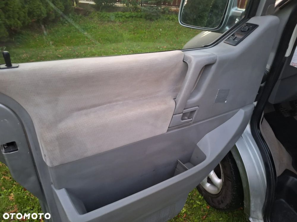 Volkswagen Transporter T4 2.5 tdi 102 km - 21