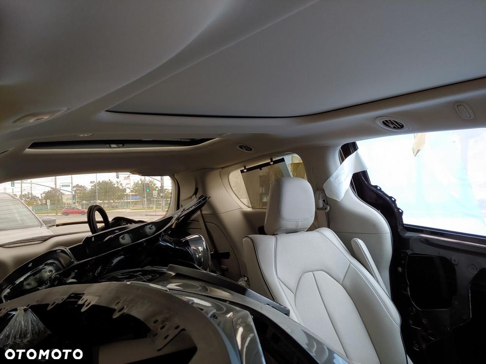 Chrysler Pacifica - 20