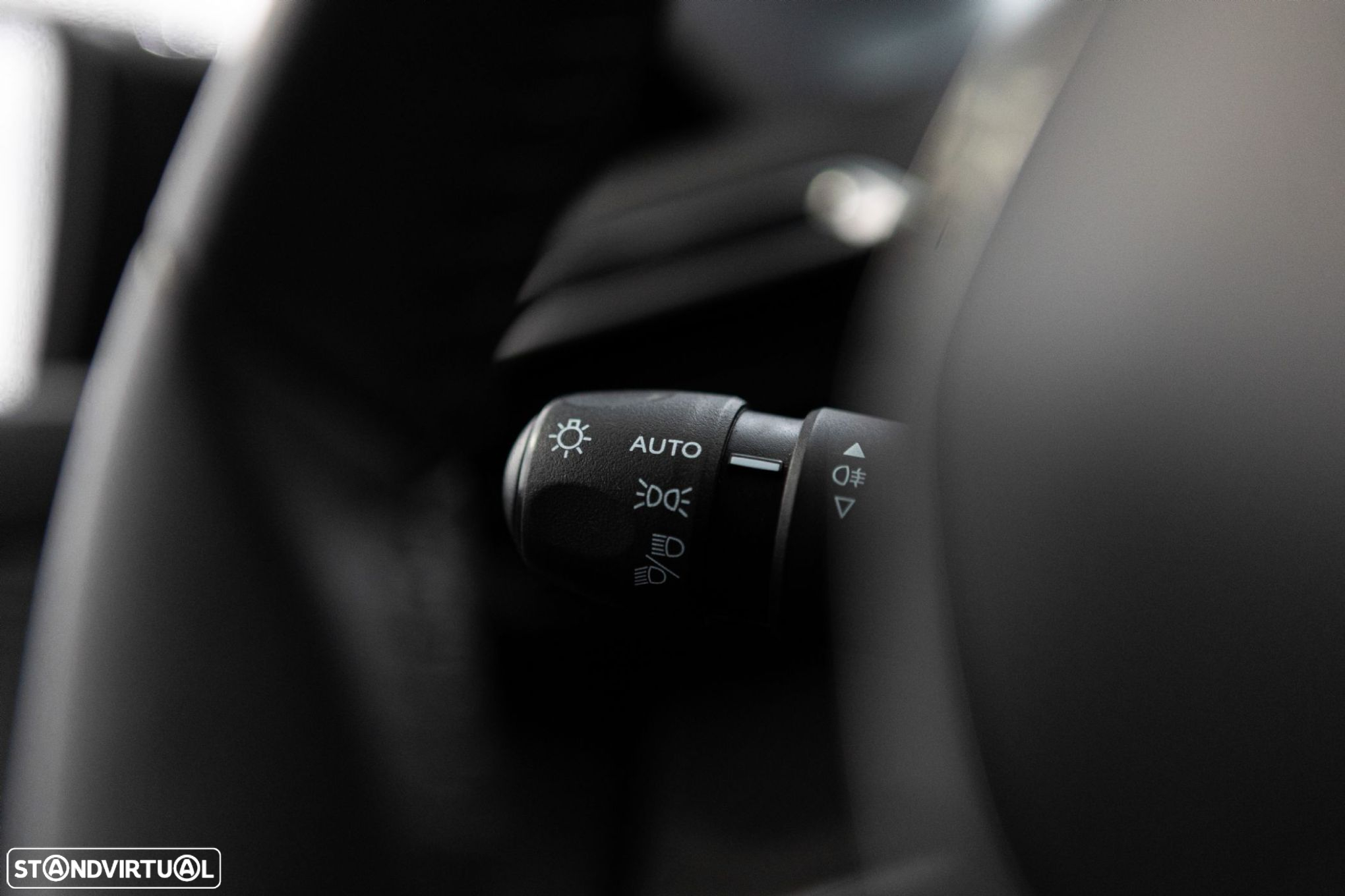 Peugeot 208 1.2 PureTech Allure - 24
