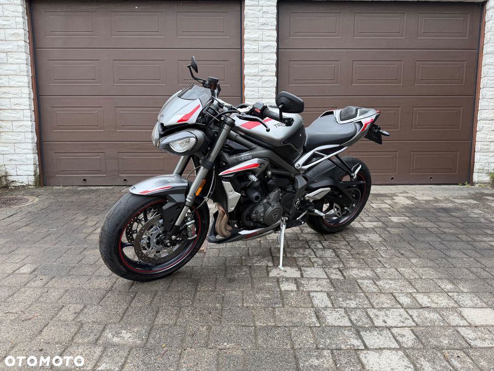 Triumph Street Triple - 1