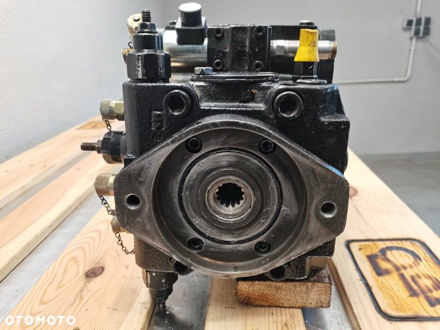 Pompa jazdy New Holland W60 {Rexroth A4VG56DA1D2} - 3