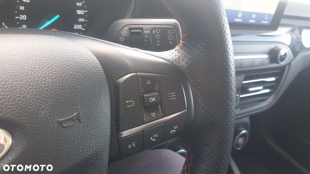 Ford Focus 1.5 EcoBlue Start-Stopp-System ST-LINE - 22
