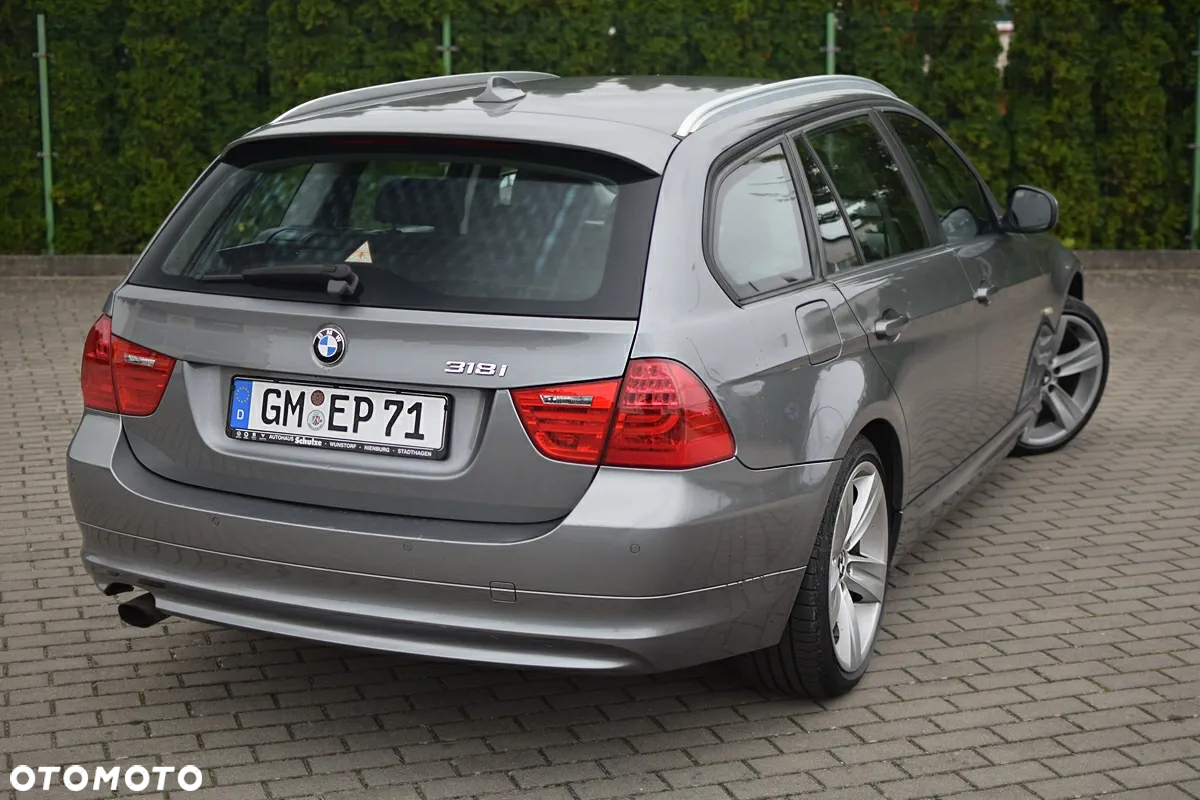 BMW Seria 3 318i Touring - 7
