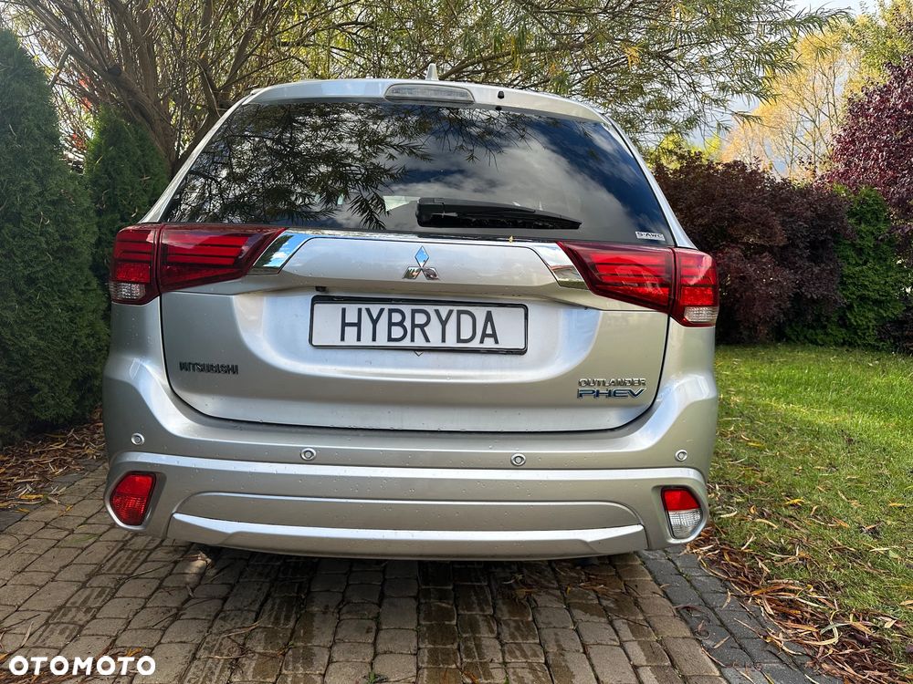 Mitsubishi Outlander 2.0 4WD Plug-In Hybrid Top - 4