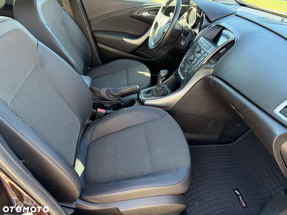 Opel Astra 1.4 T Cosmo - 32