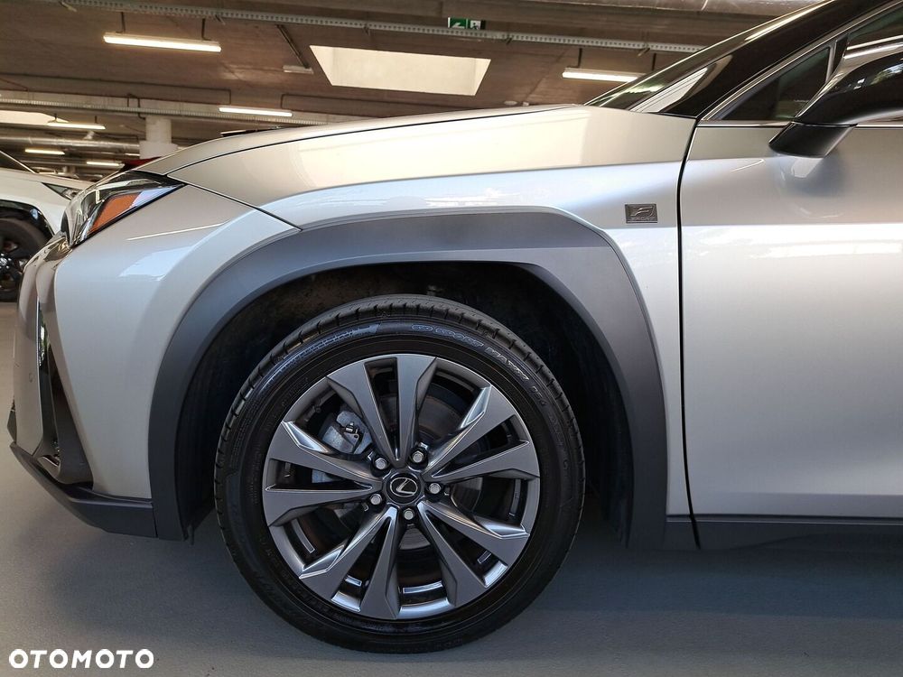 Lexus UX - 36