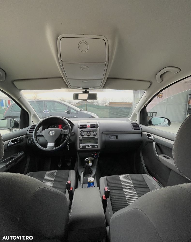 Volkswagen Touran 1.4 TSI Conceptline - 4