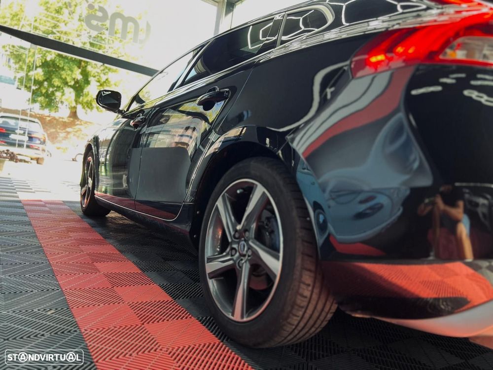 Volvo V40 1.6 D2 R-Design - 16
