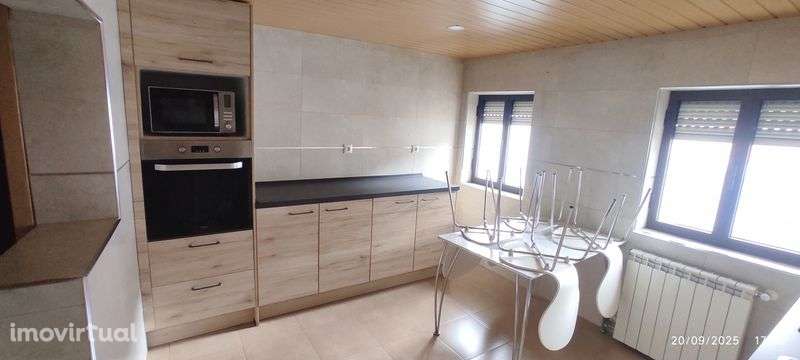 Moradia em Pedra em Manteigas – 4 Quartos – Aquecimento Central - Grande imagem: 4/9