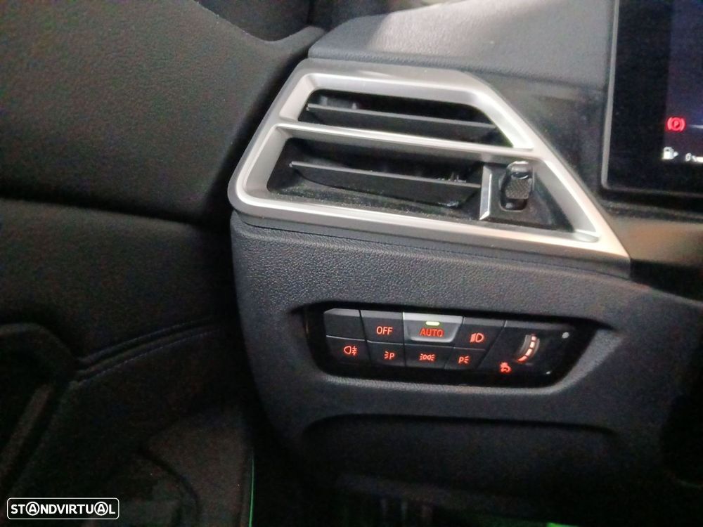 BMW 320 d Pack Desportivo M Auto - 19