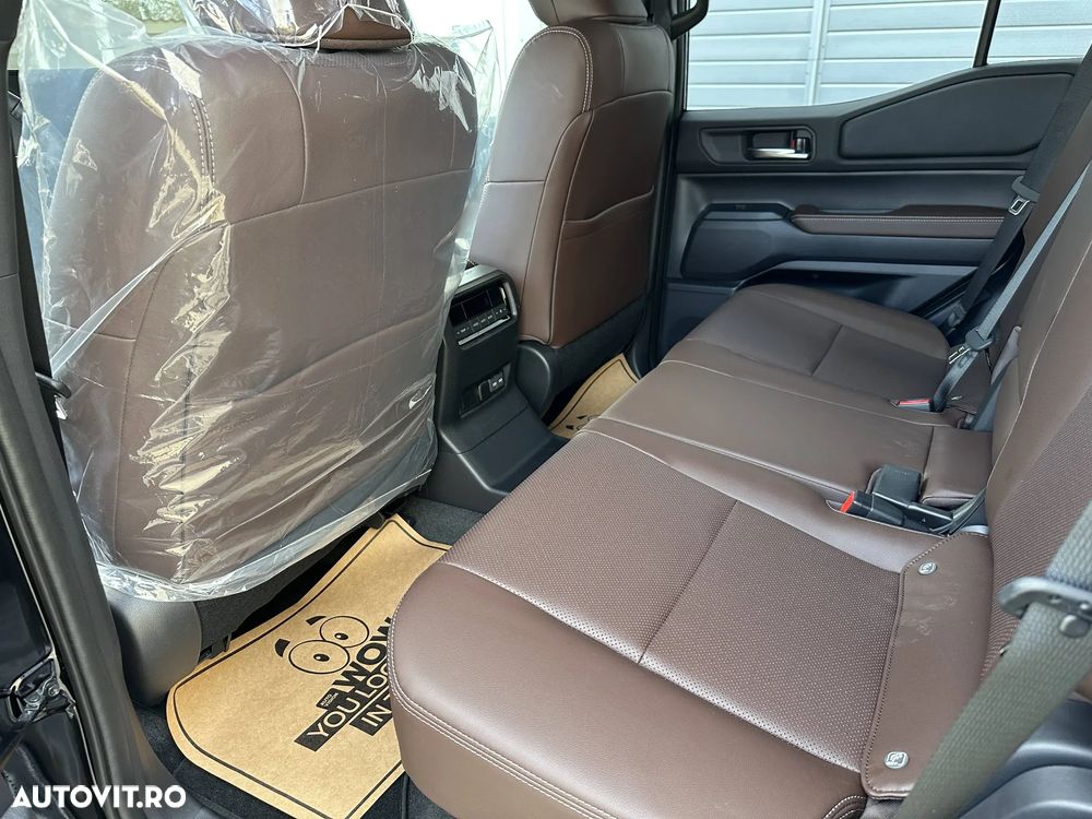 Toyota Land Cruiser 250 2.8l D-4D 204 CP A/T 7 locuri Executive - 12