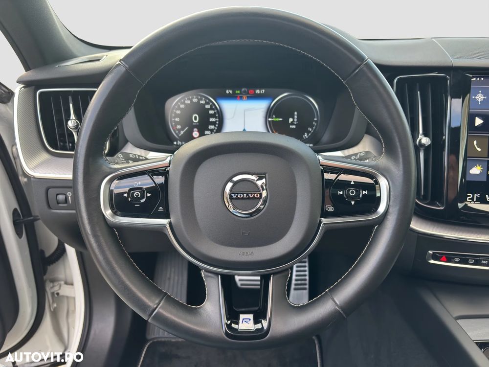 Volvo XC 60 T8 Twin Engine AWD R-Design - 9