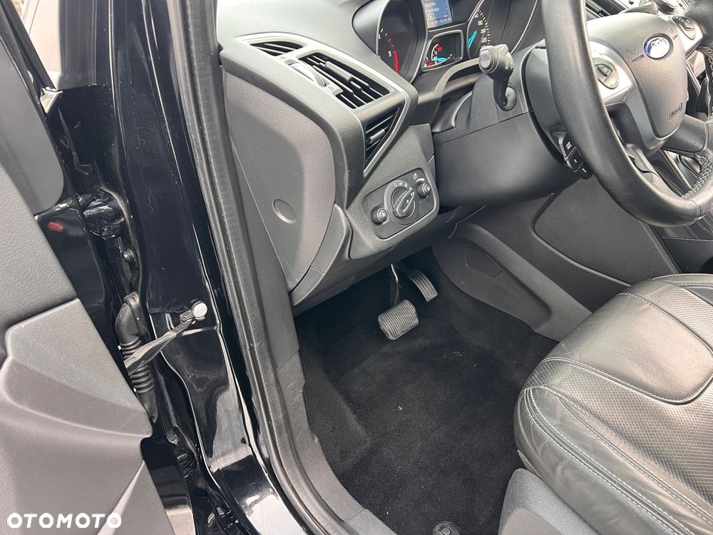 Ford Kuga 2.0 TDCi 4x4 Titanium - 28