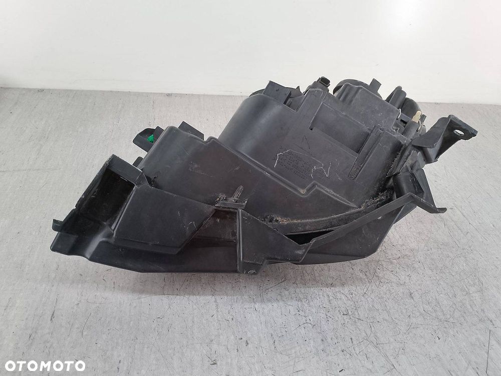 LAMPA PRZÓD PRAWA RENAULT CLIO III 8200261612   89900162 - 3