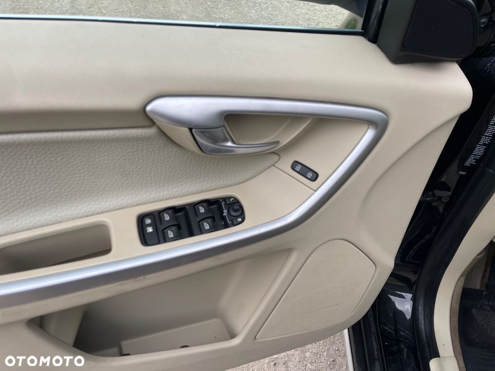 Volvo XC 60 D5 AWD Kinetic - 14