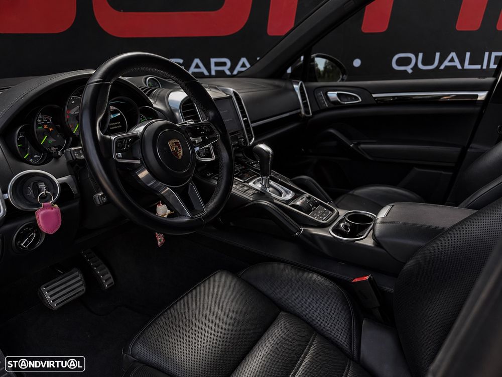 Porsche Cayenne S E-Hybrid Platinum Edition - 16