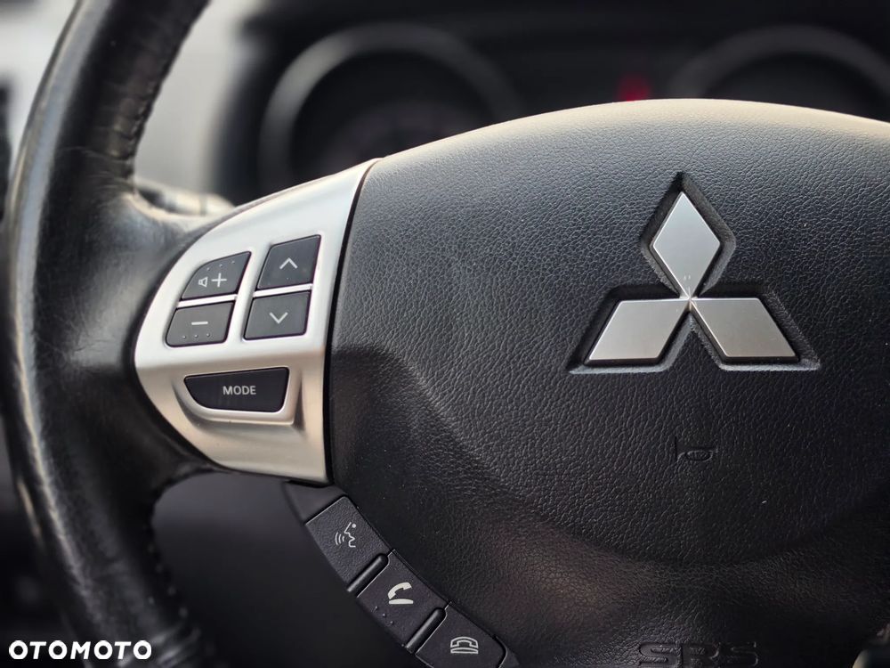 Mitsubishi Outlander - 28