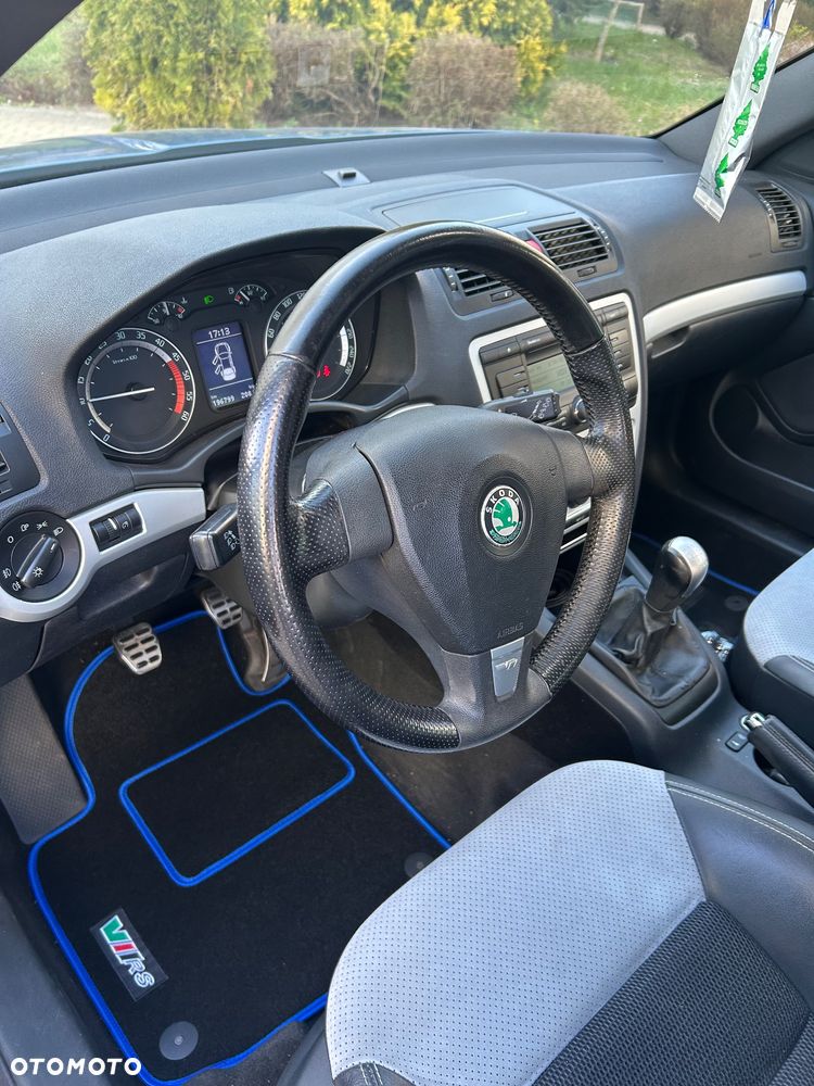 Skoda Octavia 2.0 TDI CR DPF RS - 13