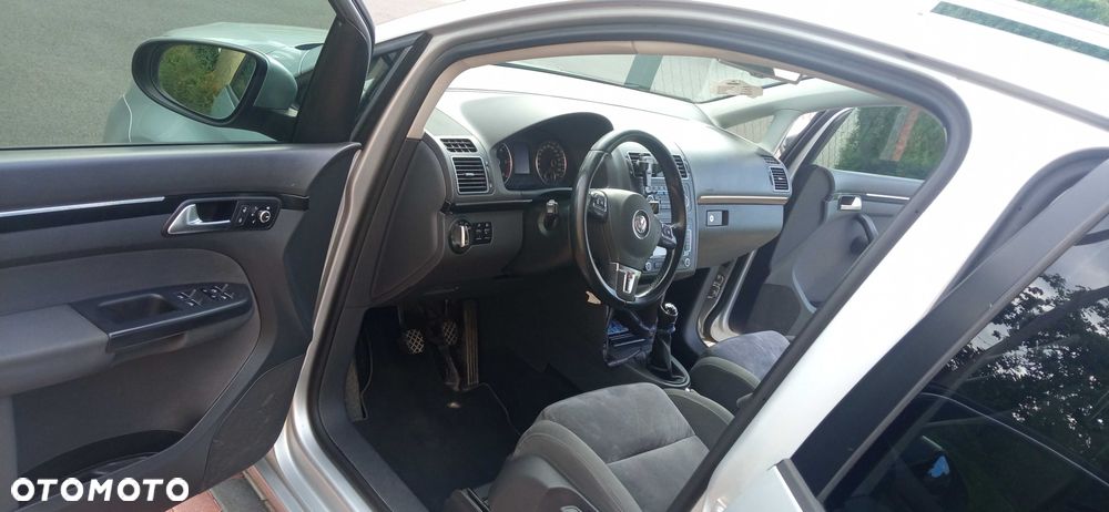 Volkswagen Touran - 7