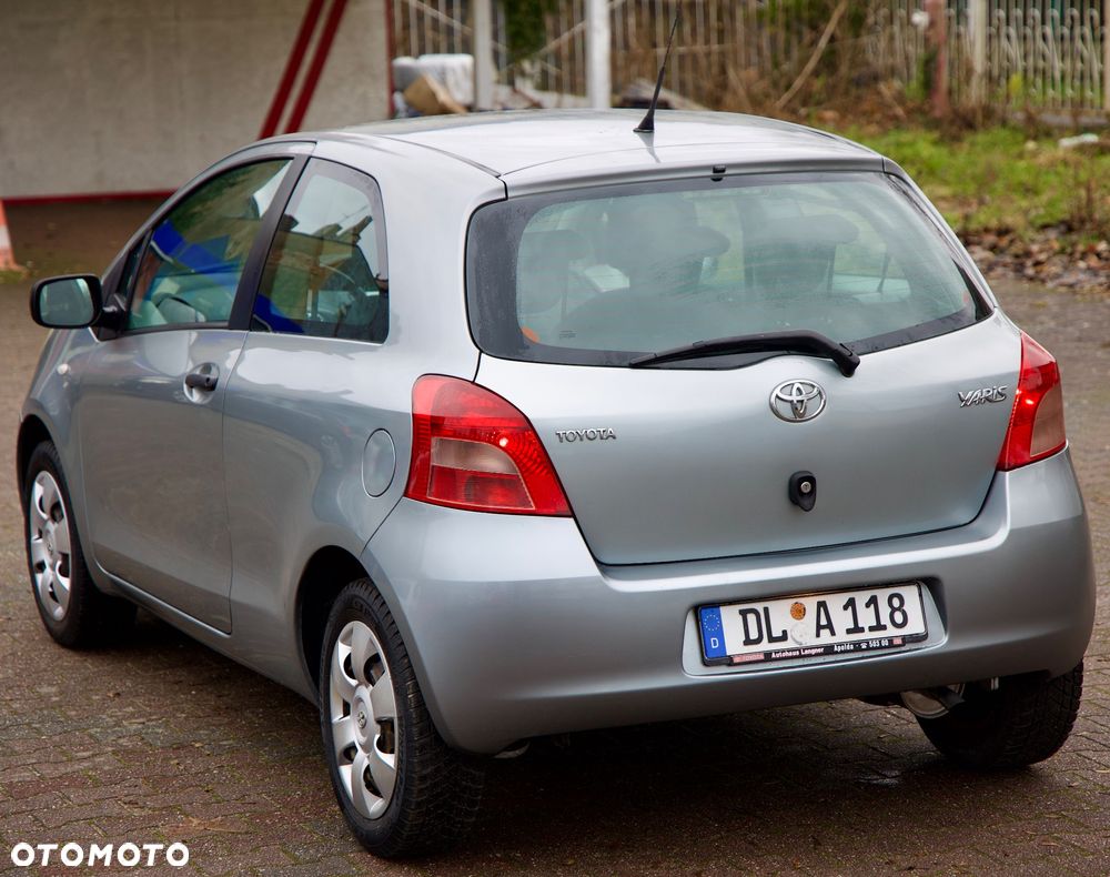 Toyota Yaris 1.0 VVT-i Cool - 10