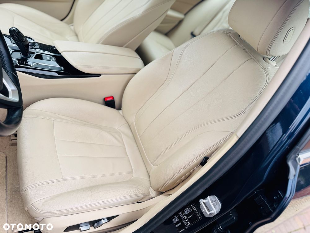 BMW Seria 5 520d Luxury Line sport - 11