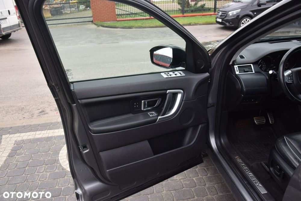 Land Rover Discovery Sport D150 R-Dynamic - 19
