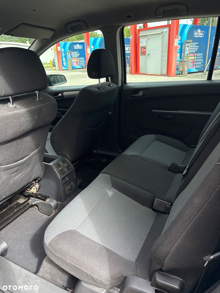 Opel Zafira 1.6 - 15