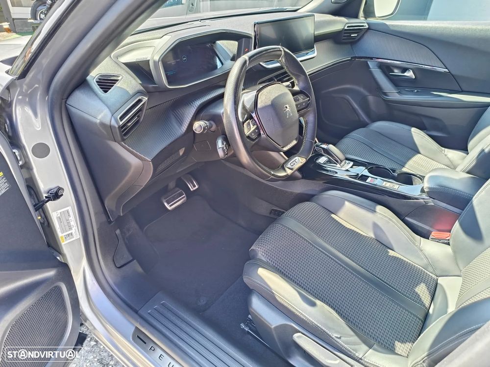 Peugeot e-2008 GT+ - 9