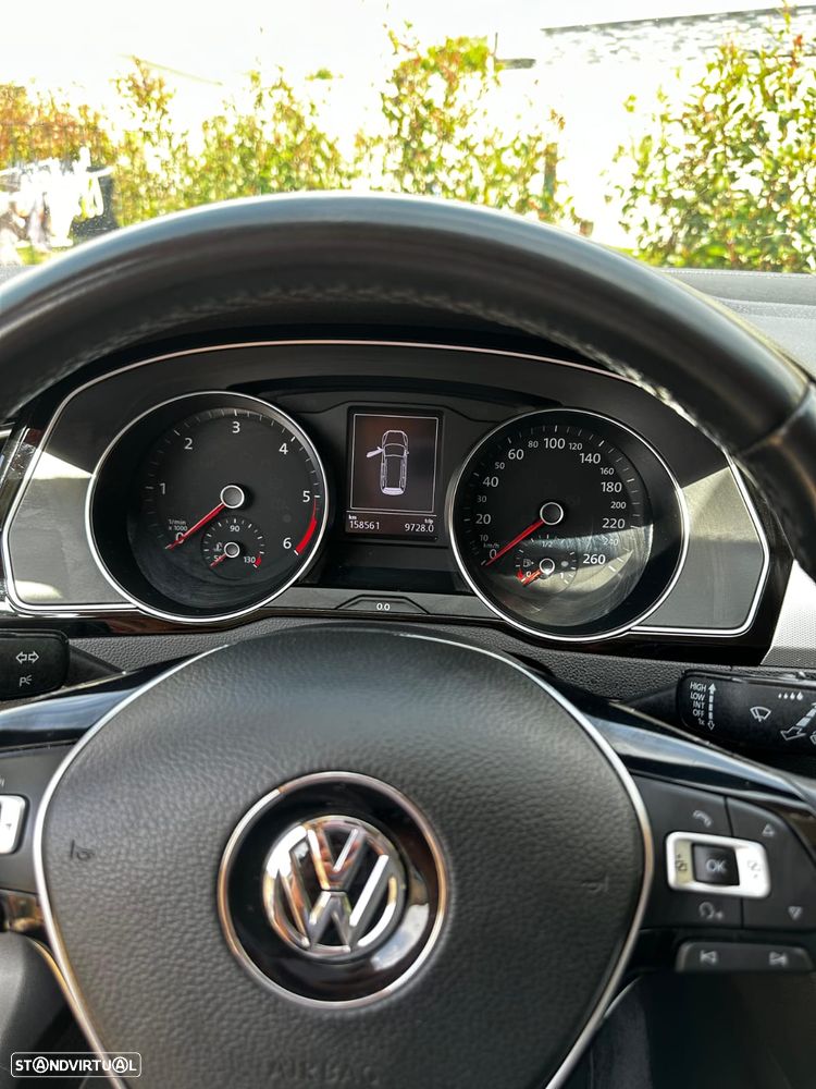VW Passat Variant 1.6 TDI BlueMotion - 11